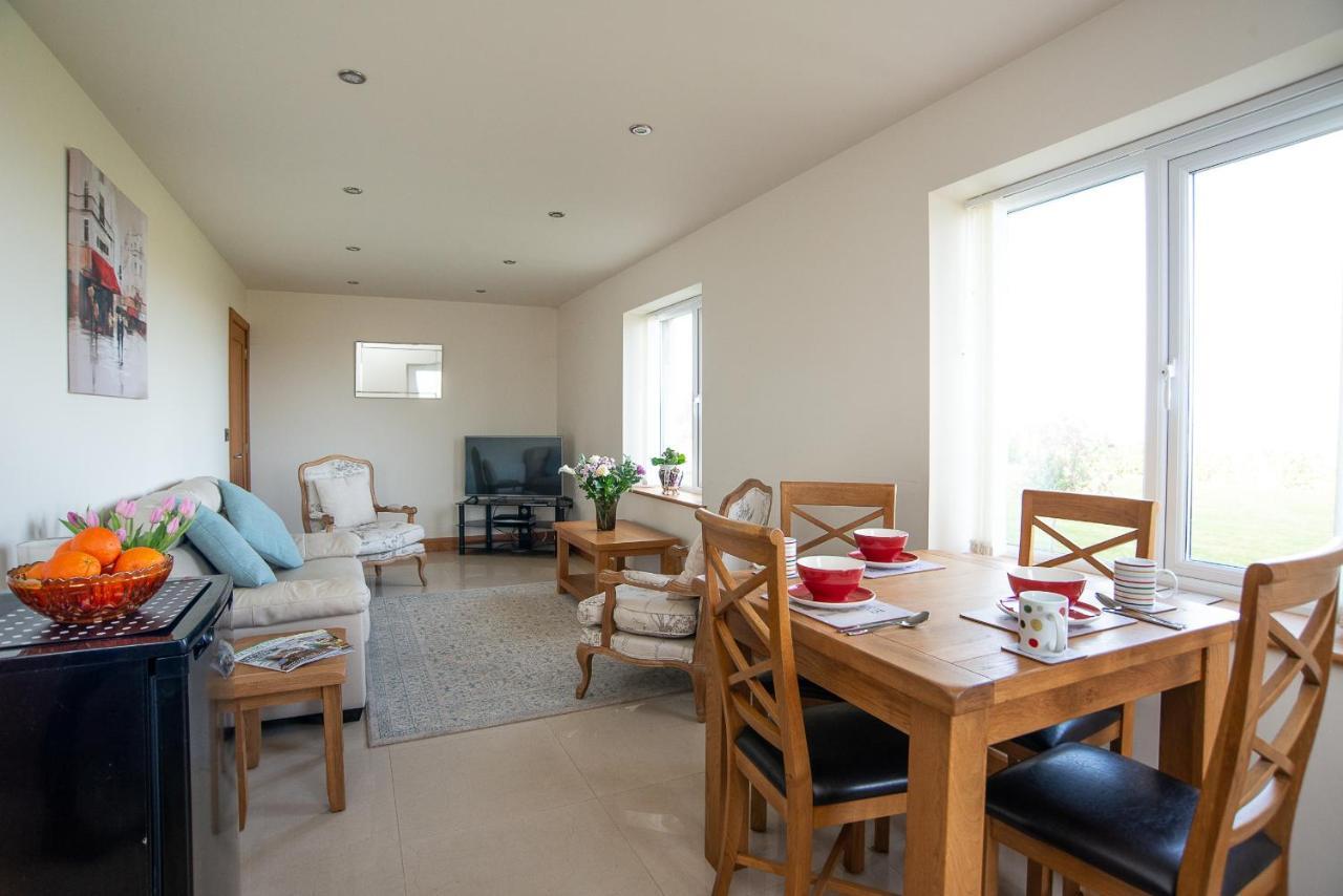 Finest Retreats - Sea Views Cottage Prestatyn Εξωτερικό φωτογραφία